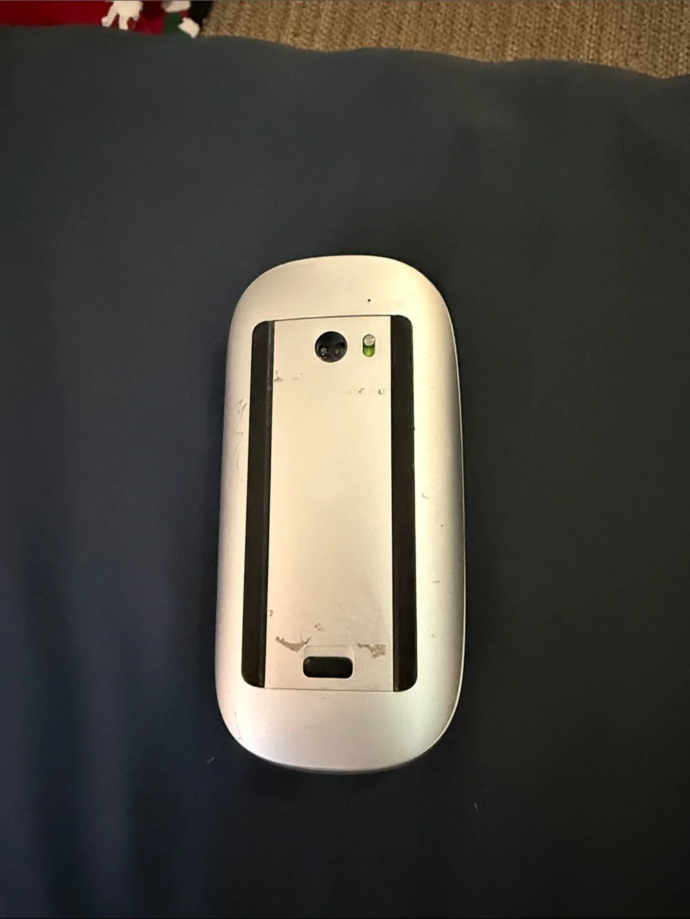 Apple White Wireless Magic Mouse with Gloss Multi-Touch Surface
